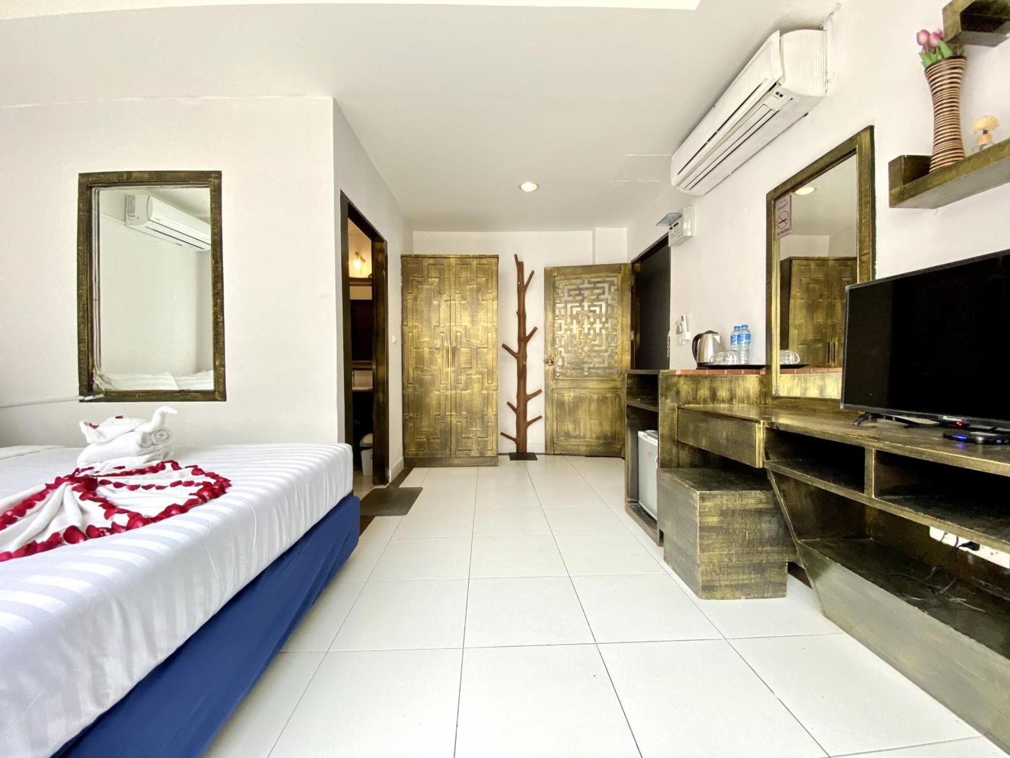 Beachwalk Patong 外观 照片