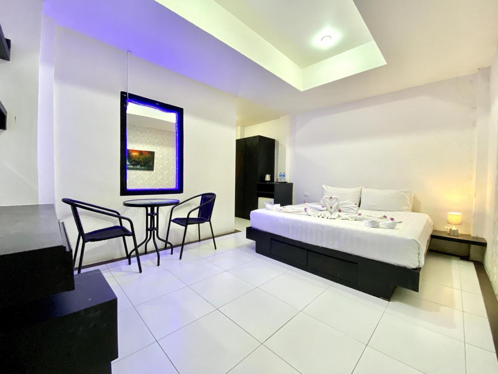 Beachwalk Patong 外观 照片
