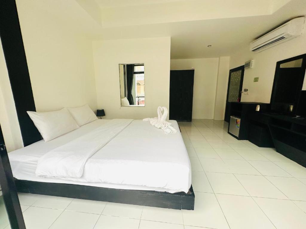 Beachwalk Patong 外观 照片
